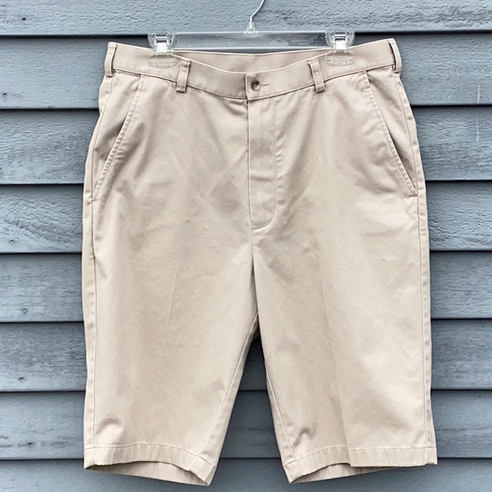 JoS. A. Bank Traveler’s Collection 11” Inseam Tan Shorts 35 Waist